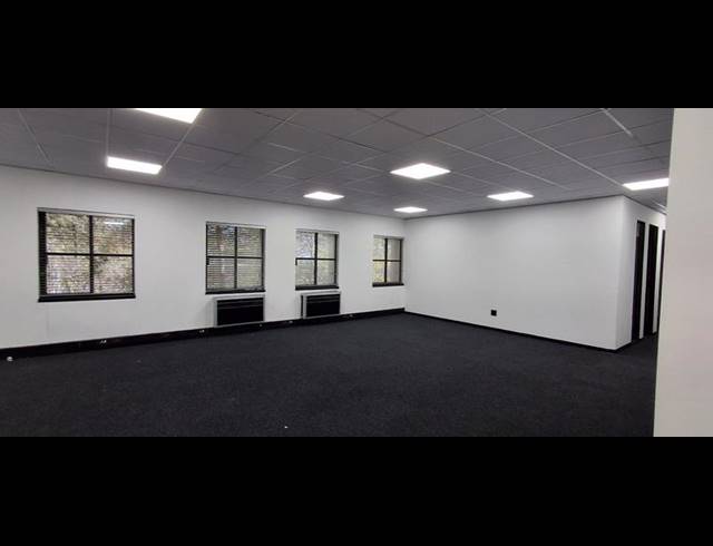 BUSINESS PROPERTY TO RENT IN BRYANSTON